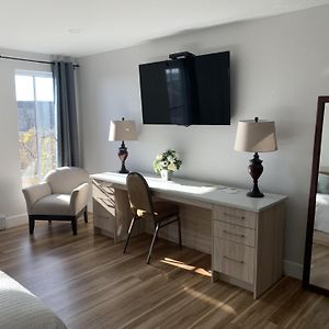 Lunenburg Arms Hotel